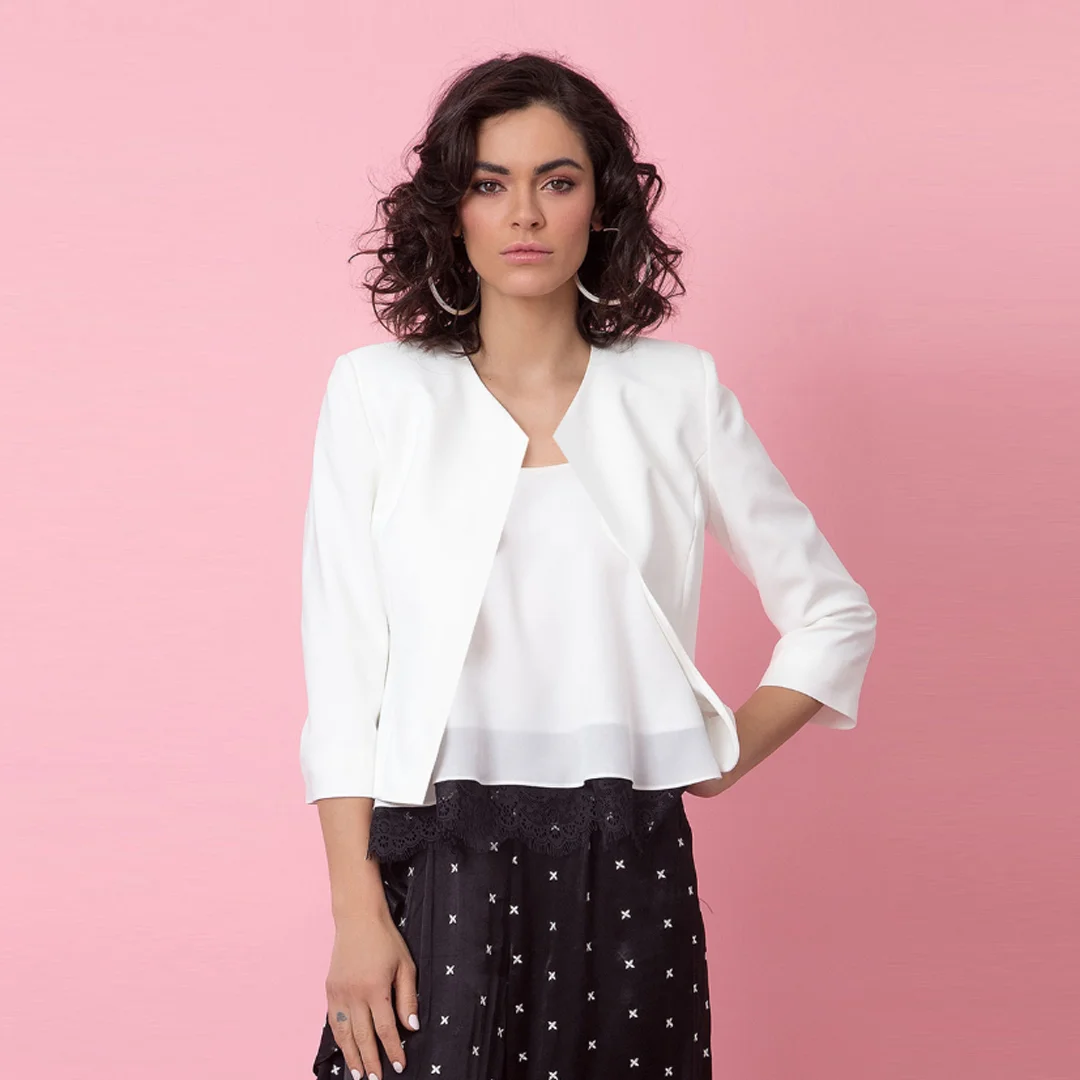 Geaca scurta de dama fara nasturi