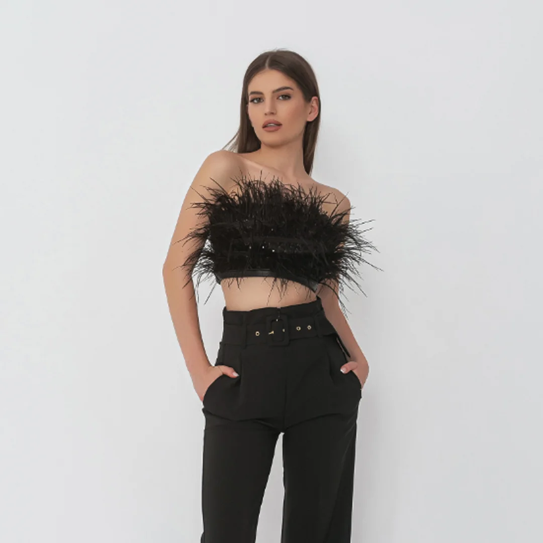 Bustieră cu pene și paiete