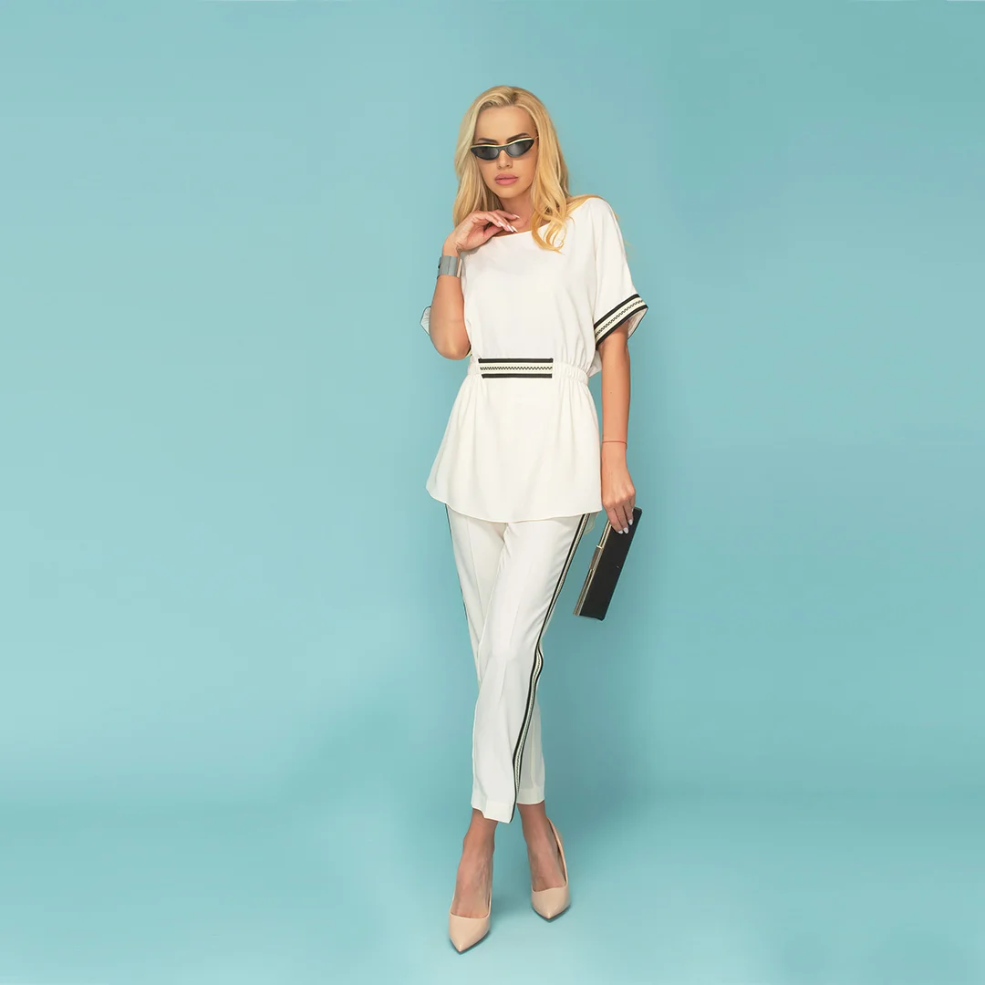 Pantalon drept cu talie elastica și margine