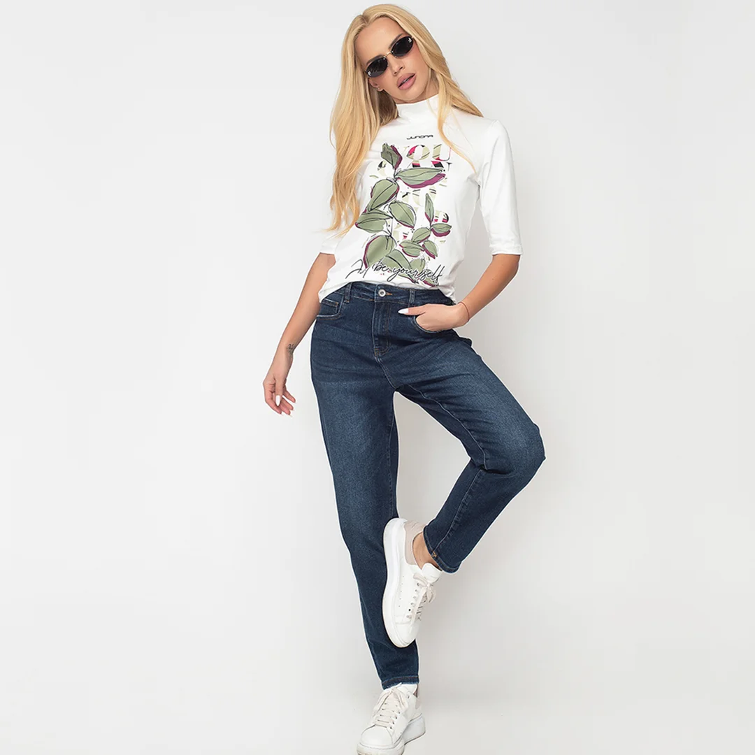 Blugi cu picioare largi